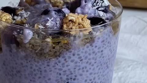 High protein blueberry chia pudding 🫐💜 perfect on its own as a snack | #weightlose #cardio