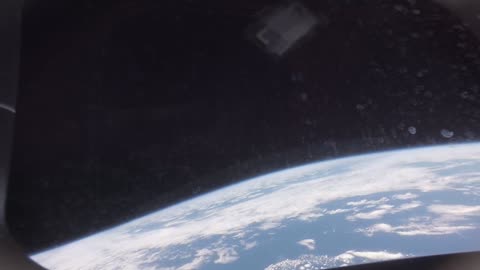Reentry video as Orion returns from Artemis I