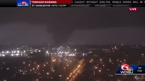 WDSU live coverage of tornado just east of downtown New Orleans Mar 22, 2022