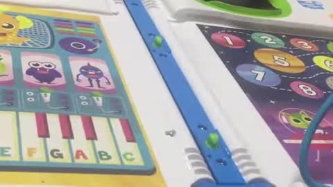 Leapfrog's Learning Friends 100 Words Book