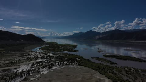 Drone Captures Astonishing Footage of Karakorum & Himalayan Mountain Range