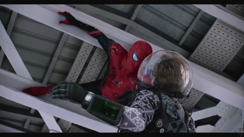 Spider-Man_ Far From Home - Mysterio vs Spider-Man Fight [4K]