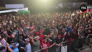 Audience sings Star-Spangled Banner during Trump’s speech in Robstown, TX