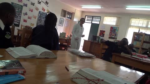 volunteer teaching at Mount Kenya Academy