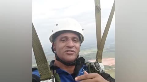 Salto de Paraquedas Redondo - Primeiro salto do Rene Araujo.