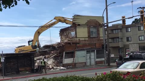 Pedestrian Sprints to Avoid Excavation Incident