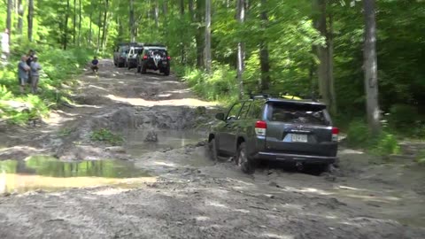 4Runner goes through water hole