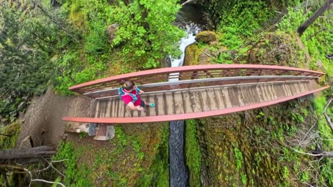 Best Waterfall Hike in Oregon? Tunnel Falls Hike Guide