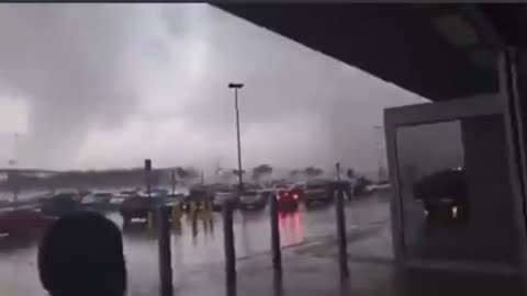 Incredible footage of 🌪 Tornadoes taken yesterday Travis county