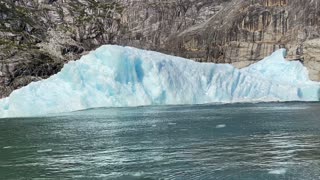 Chunk of Glacier Calves Causing Huge Swell