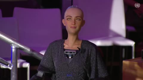 SDG digital with Sophia the robot 🤖😵