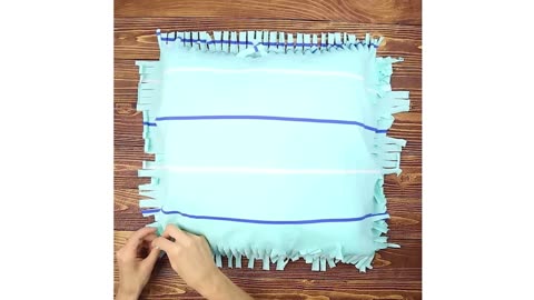 How to turn your old T-shirt into a pillowcase (NO SEWING)