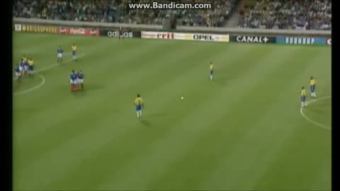 Roberto Carlos amazing freekick goal