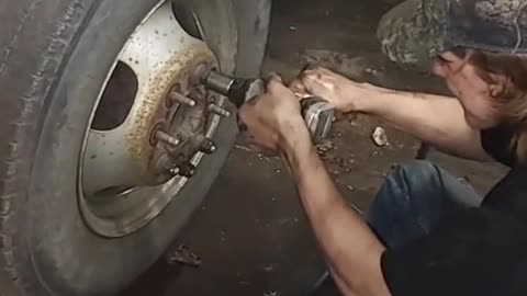 Remove the tire