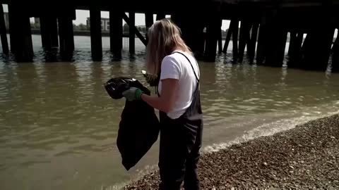 Furloughed Londoner finds fortune in the Thames
