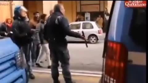 🔥 ​‼📢 ITALIJOS POLICIJOS KOMISARAS -AŠ NEGALIU EITI PRIEŠ SAVO TAUTĄ