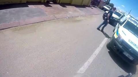 Fearless South African Police bike chase and shooting at thugs
