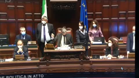 Sgarbi alla camera dei deputati - mozione di fiducia