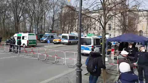 20.03.21 Demo Berlin - Festnahmen am Brandenburger Tor mit Augenzeugenbericht einige Stunden später
