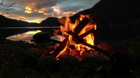 Beautiful Jazz Music with Relaxing Campfire. 1/8