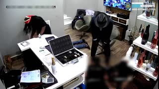 Armed robbery at Diamond District jewelry store in New York