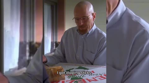 Walt throws pizza on roof 🍕| Breaking Bad