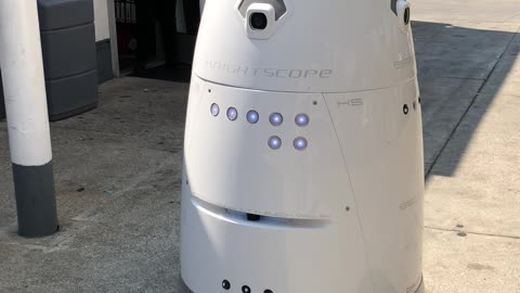 Security Guard Robot Debuts at California Gas Station