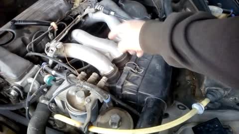 Mercedes Benz W124 Maintenance - Comment décarboniser votre moteur avec de l´eau