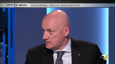 Intervista del 2014 al Gran Maestro attuale della Massoneria del Grande Oriente Stefano Bisi che dice in tv che i massoni pagano 500 euro l'anno di retta e lui prenda 129000 euro l'anno lordi PER CONDURLI TUTTI ALL'INFERNO CON LUI