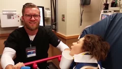 Girl proposes to nurse on anesthesia!!!