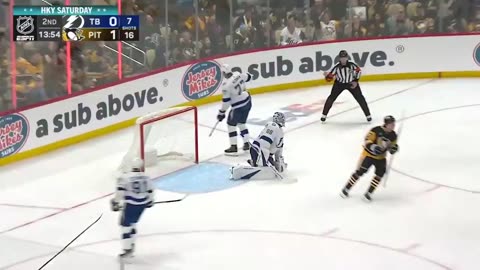 NHL: Evgeni Malkin scores on a deflection to put the Penguins up 2-0!