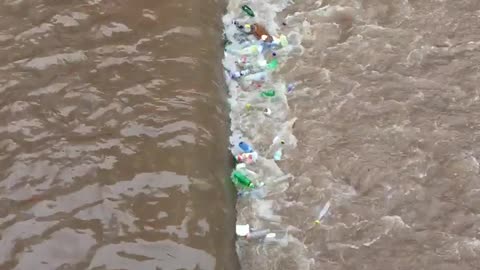 Bottles rolling in the Water