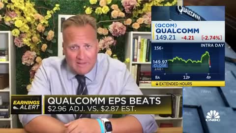 Qualcomm revenues beat, but company issues weak fourth quarter outlook