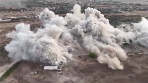 The moment Israeli soldiers blow up homes in the Gaza Strip