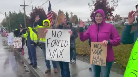 Hundreds of Boeing Employees Protest Vaccine Mandates