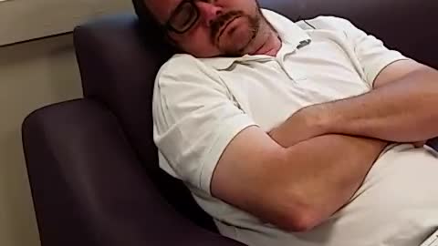 Wife Secretly Records Husband Sleeping At the Public Library