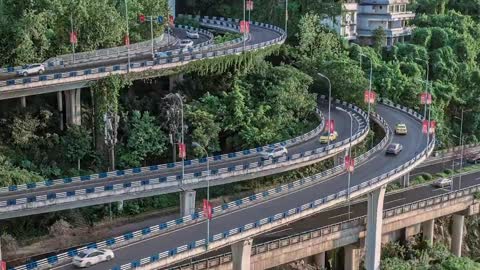 Chongqing has mountains and water