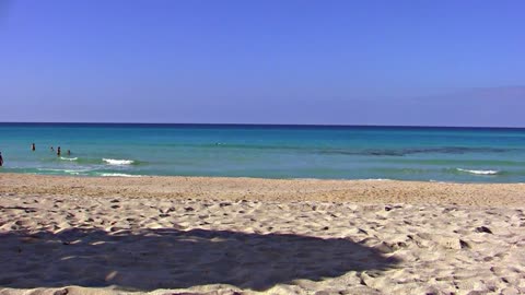 Varadero Beach, Cuba (10 sec.) - Free HD Stock Footage
