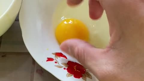 I'm gonna show you an egg yolk grab