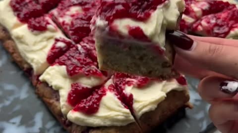 White chocolate raspberry bars 🍓#baking #sweet #dessert