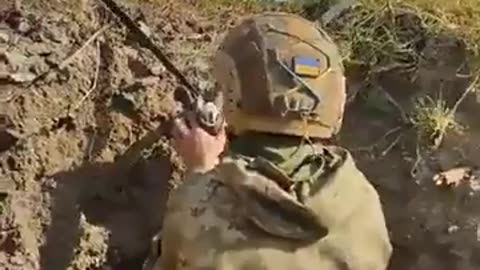 🇺🇦🇷🇺 Ukraine Russia War | Ukrainian Soldier Uses Slingshot to Launch a Grenade | RCF