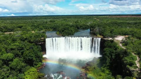 THE MOST BEAUTIFUL WATERFALLS IN THE WORLD, THAT'S AWESOME! I'VE NEVER SEEN THE SAME