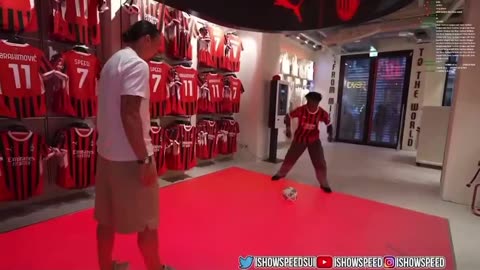Speed tries showing his skills to Zlatan Ibrahimovic 😂