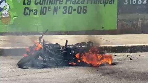 Moto quemada en La Pedregosa