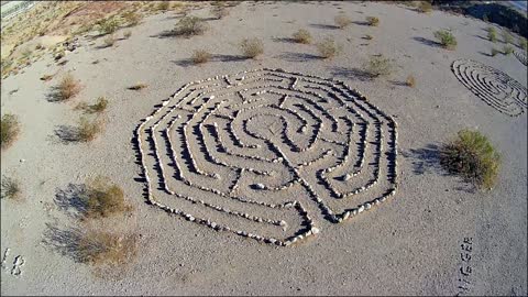 Laughlin Labyrinths