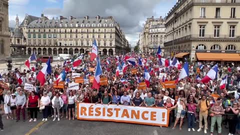 🇫🇷 Tens Of Thousands People Demonstrate In The Streets Of Paris Today For Peace, Freedom, Sovereignty, No To Passes, No To Rationing