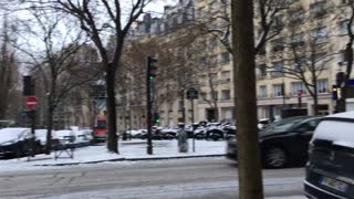 Snowy morning Paris