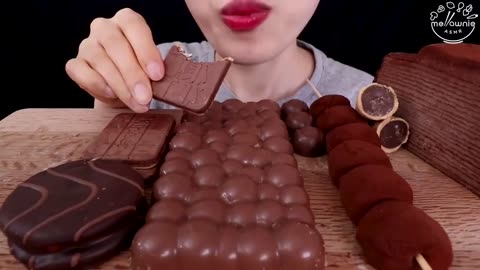 ASMR | CHOCOLATE MARSHMALLOW KINDER RICE CAKE ICE CREAM SNACK