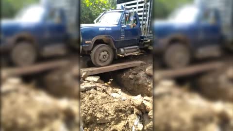 Así es el ‘viacrucis’ de transitar por las trochas abandonadas de Landázuri, Santander