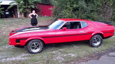 1972 Mach1 mustang engine sounds idle in driveway